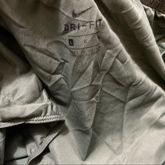 ✨Sold✨Nike • Tempo Women’s Running Shorts - Picture 6 of 8